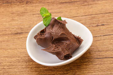 Chocolate spread with nazelnut
