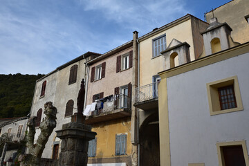 Fototapeta na wymiar Maisons du village d'Omessa en Corse