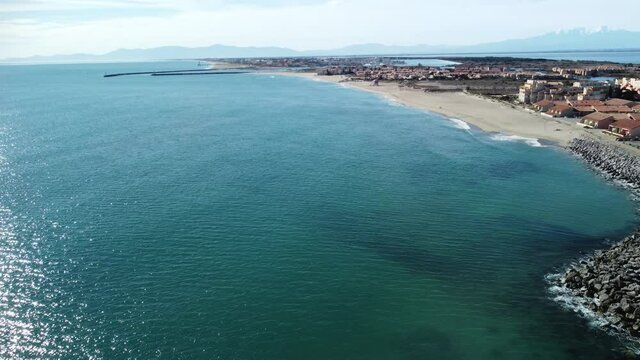 Leucate, la plage naturiste vue du ciel (Aude, France)