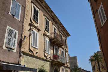 Fototapeta na wymiar Dans le village d'Erbalunga, cap Corse