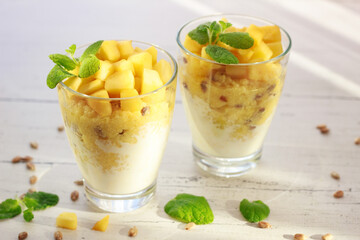 A dietary dessert made of millet with roasted apples and yoghurt