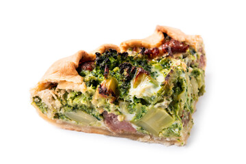 Fetta di torta salata rustica con broccoli e salsiccia di maiale 