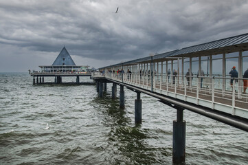 Wolken, Wind und Wellen an der Seebrücke Heringsdorf