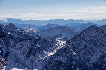 Obraz premium On the snow-covered Stubai Glacier in the sunshine