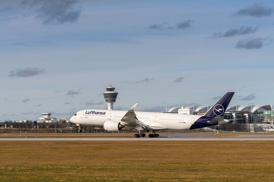 Lufthansa special flight LH2575 from Mount Pleasant on the Falkland Islands MPN in the approach to the Munich Airport MUC