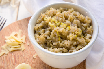 Risoto de alho Poró e limão siciliano