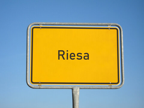 Ortsschild Riesa