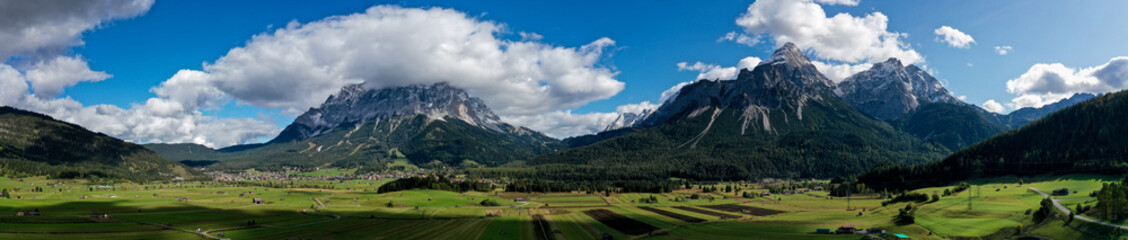 Fototapeta na wymiar Alpenpanorama