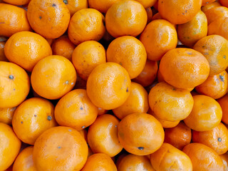 oranges on the market