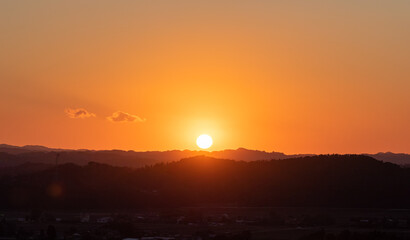 Obraz premium Japan Sunset along the Pacific Coast near Tokyo. The sky is stunning with many colors. Amazing.