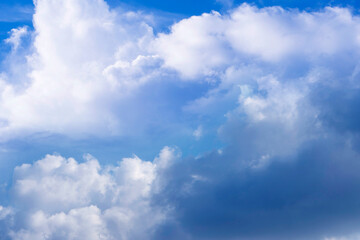 Obraz premium Blue sky and white clouds