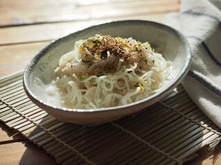 아시아 음식 볶음쌀국수
