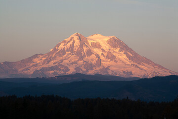 mount rainier at sunset