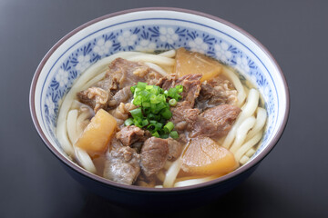 牛すじうどん