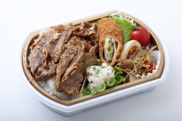 牛めしとアスパラチーズかつの弁当