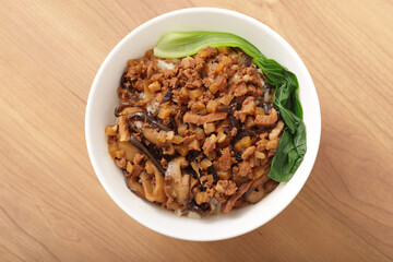 魯肉飯：ルーローハン