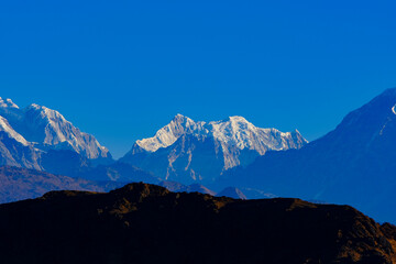 Uitzicht op Kanchenjunga, Kangchenjunga, Slapende Boeddha, Kumbhakarna, Goecha, Pandim, Everest, Lhotse, Makalu tijdens het wandelen van Sandakfu naar Phalut