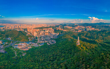 Fototapeta na wymiar The top of Gaobang Mountain overlooks Huizhou City, Huizhou City, Guangdong Province, China