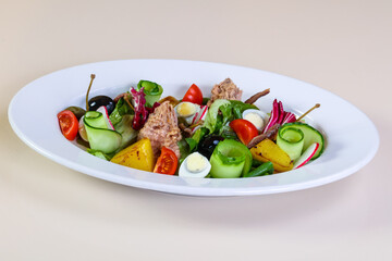Tuna salad with vegetables