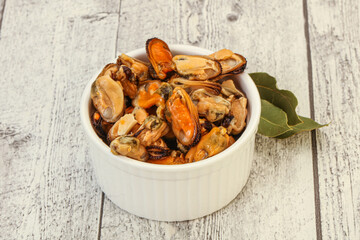 Pickled mussels in the bowl