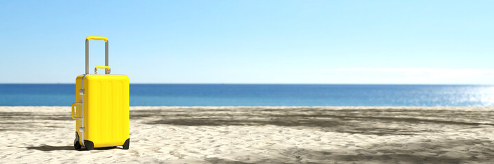 Gelber Koffer auf Sand vom leeren Strand im Urlaub