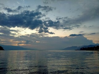 Fototapeta premium sunset in lake toba