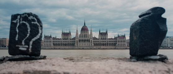 wunderschöner Blick auf das Budapester Parlament © stra74
