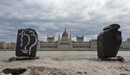wunderschöner Blick auf das Budapester Parlament © stra74