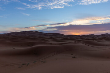 Fototapeta na wymiar dune at sunset in morocco