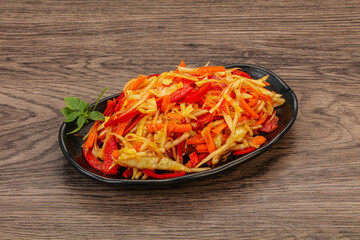 Cabbage salad with carrot and pepper