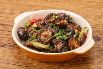 Marinated shiitake mushrooms with herbs