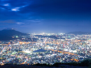 Fototapeta premium 北九州小文字山から小倉市の夜景を一望する
