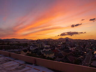 屋上駐車場から眺めるある日の夕焼け