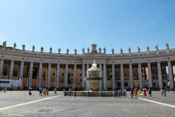 one of the fountains in St. Peter's Square. Bernini Fountain. Translation of 