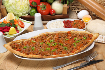 turkish pitta with chopped meat