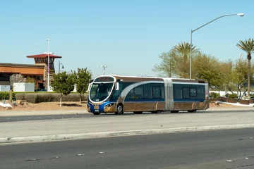 Crédence de cuisine en verre imprimé Las Vegas Colorful bus in the city with blue sky. Las Vegas, Nevada, United States.