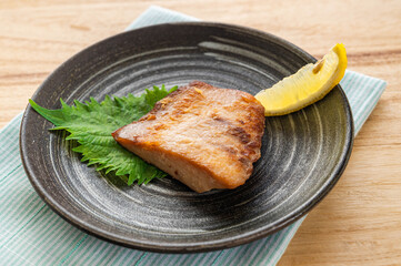 メカジキの漬け焼き
