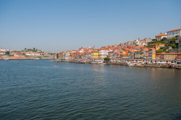 Fototapeta na wymiar Douro River and the Ribeira Pier