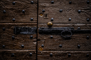 Porta di legno antica