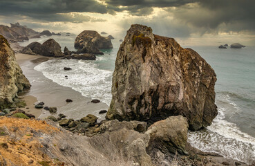 Beautiful landscape, rocks and ocean views along the Pacific Highway in northern California. © Volodymyr