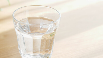 コップに入った水