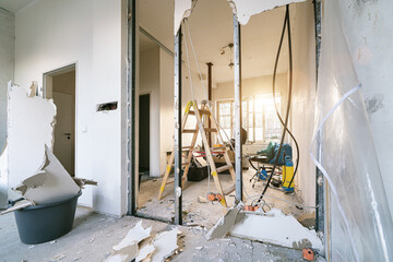 rebuilding an Old real estate apartment, prepared and ready for renovate - 411063027