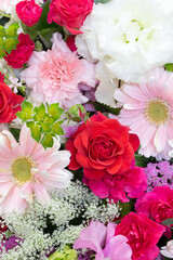 春色のフラワーアレンジメント