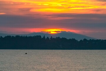 sunrise back the moutain