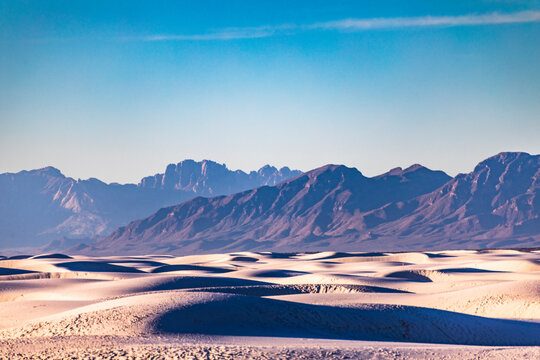 dramatic desert background photos.I mages of sand dunes in White Sands national Park in New Mexico,USA