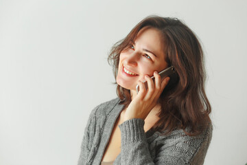 Portrait of smiling business woman phone talking, using mobile phone