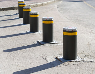 Retractable Electric Bollard Metallic, and hydraulic for the con