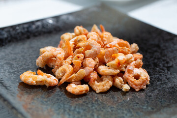 中華料理食材：干しえび（海老）、中華料理にだしとしてよく使われる。
