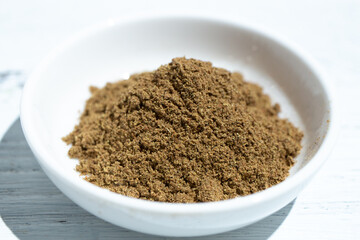 ガラムマサラ（ garam masala）、インドカレー用のスパイス：シナモン、クローブ、ナツメグなどから作られるミックススパイス