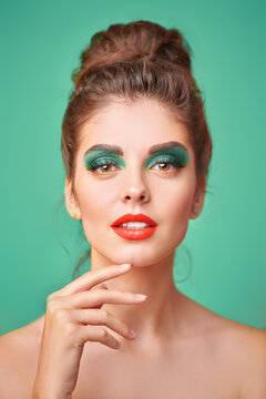 Bright Green Makeup